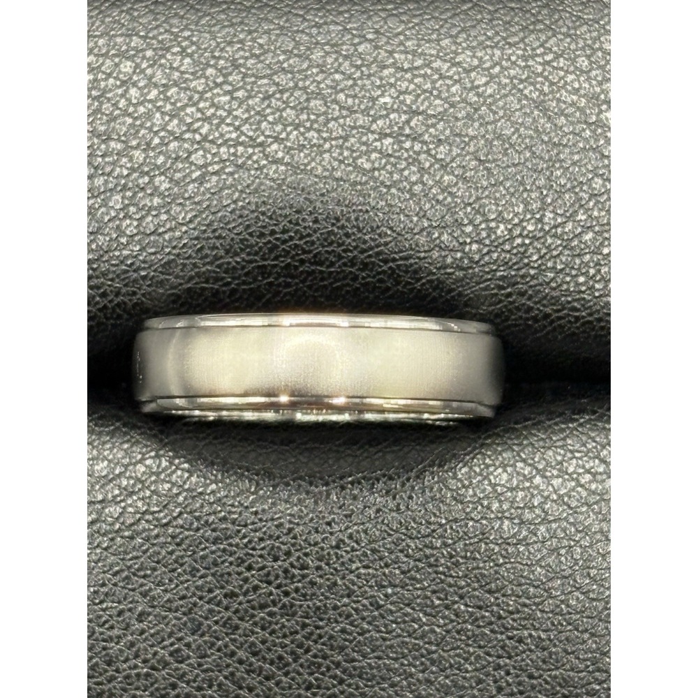 New Condition Sterling Silver 6MM Wedding Band Size 12 F3